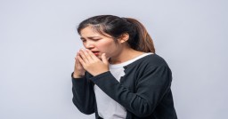 Diet and lifestyle modifications for seasonal allergies